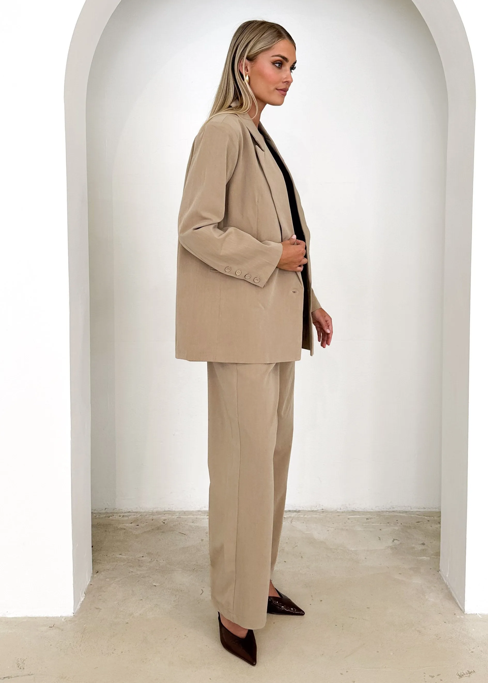 Elara Blazer - Camel